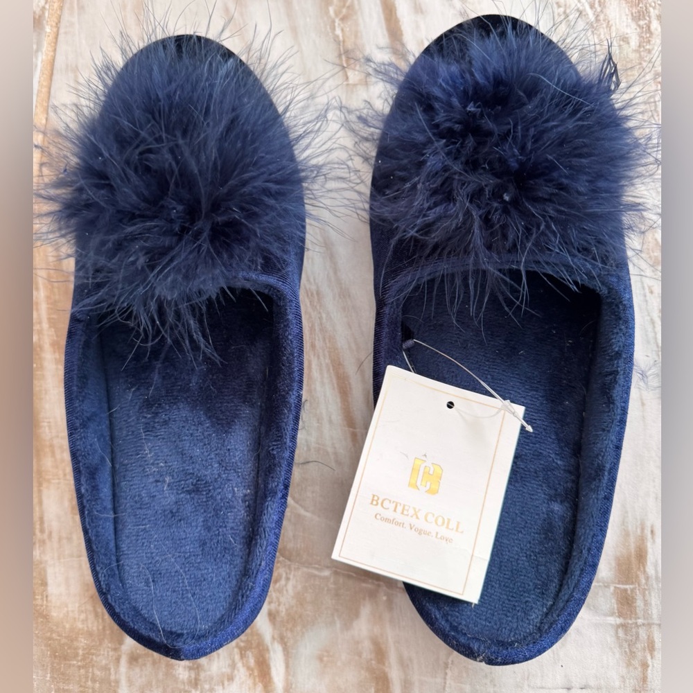 Women's Cozy Navy Slippers with Fluffy Pom-Pom